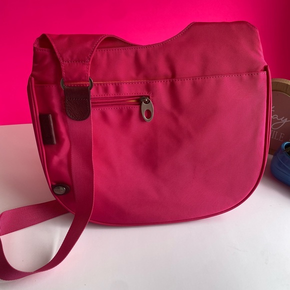 Mosey Life by Baggallini  Travel fuchsia, pink, Crossbody  / Bag Purse - Picture 3 of 13